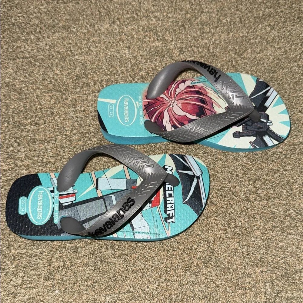 Havaianas Minecraft Themed Flip Flops - Blue and Gray Size USA 9C